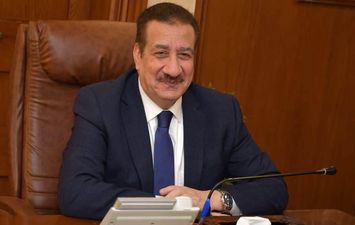  محافظ بورسعيد يصدق على ترقية 409 معلمين وأعضاء هيئة التعليم المستوفين لشروط الترقية