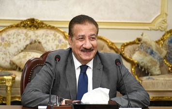 محافظ بورسعيد يوافق على إيقاف تشغيل أحد المطاعم الكبرى لوجود خطر داهم على الصحة العامة