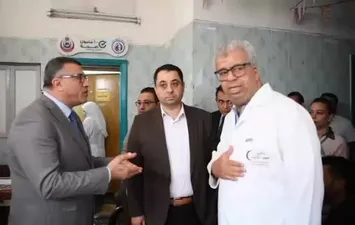 محافظ قنا في مستشفى قنا العام