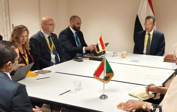 وزير الاتصالات مع نظيرته البولندية 