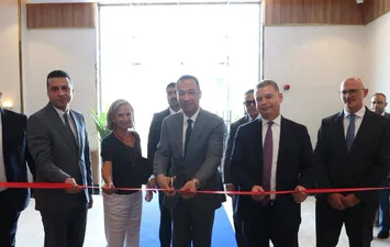 وزير الاتصالات يفتتح مقر شركة كونيكتا