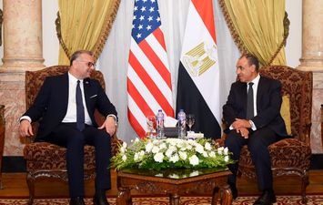 وزير الخارجية ومستشار ترامب
