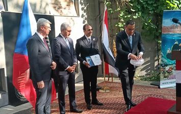 وزير السياحة