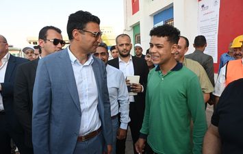 وزير الصناعة