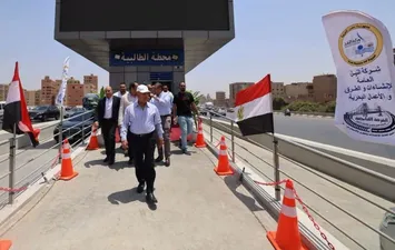 وزير النقل يتفقد مشروع الأتوبيس الترددي