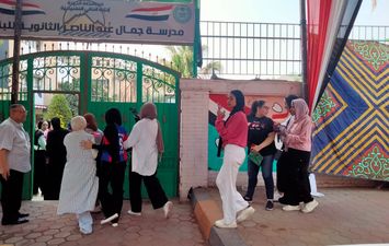 ولادة طالبة بمدرسة جمال عبد الناصر بالدقي