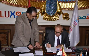 محافظ الأقصر