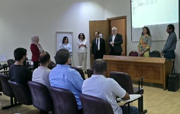 تعزيز قدرات العاملين بمنظومة الحجر الصحي في مجال الدعم النفسي