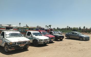 جانب من السيارات 