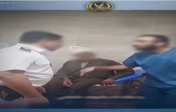 فيديو متداول يرصد مشادة كلامية بين ضابط شرطة وطبيب 