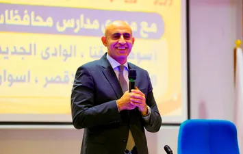 وزير التربية والتعليم 