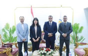 محافظ قنا وفد مشروع النمو الأخضر الشامل