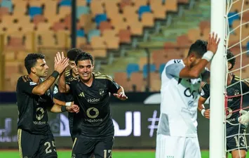 الأهلي ضد زد 