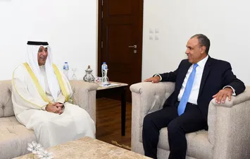 &rlm;وزير الخارجية