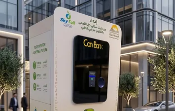 "ارمي الزجاجة وخد فلوس".. ماكينات إعادة التدوير الذكية هل تقضي على ظاهرة "النباشين" وتنجح في بورسعيد 