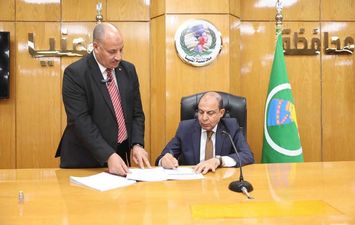 تخفيض مجموعة القبول في الصف الأول الثانوي 