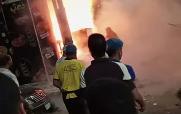 جانب من الحريق