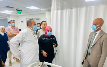 جولة ميدانية للدكتور أحمد خالد لمتابعة المصابين