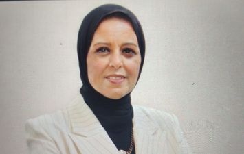 د. حنان كمال مدير مركز التطوير الوظيفي بجامعة العاصمة