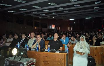رئيس جامعة كفر الشيخ: المسرح الجامعي ركيزة أساسية لصناعة أجيال قادرة على الإبداع والتعبير عن قضايا المجتمع
