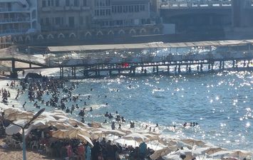 أحد شواطئ الإسكندرية 