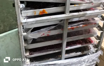 ضبط طن و٣٤ كيلو جرام حلوى المولد النبوي داخل مصنع غير مرخص بالمنطقة الصناعية ببورسعيد