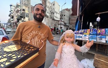 "على قد جيبه بس ما تهونش عليه".. شاب بورسعيدي يشعل التواصل الاجتماعي بهدية المولد لخطيبته ب3500 جنية