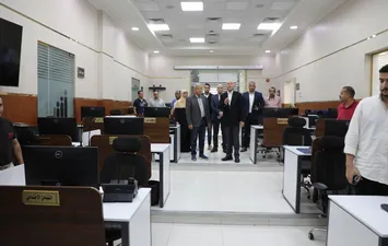 محافظ القاهرة يتابع تداعيات زلزال الفجر