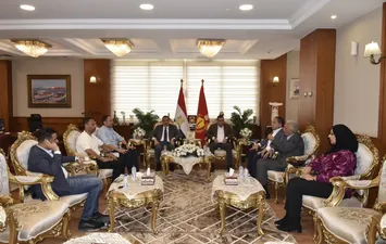 محافظ بورسعيد يلتقي أعضاء مجلسي النواب والشيوخ لبحث عدد من ملفات الإسكان بالمحافظة