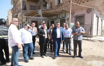 محافظ قنا