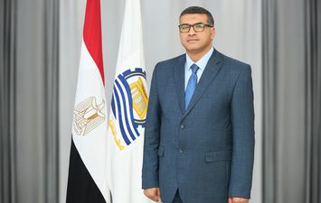 محافظ قنا