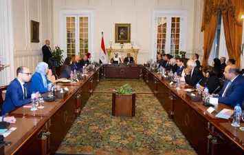 وزير الخارجية مع ممثلى القطاع الخاص