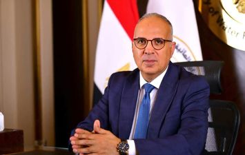 وزير الري 