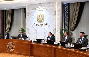 رئيس الوزراء يترأس اجتماع المجموعة الوزارية الاقتصادية