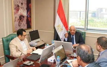  وزير الكهرباء والطاقة المتجددة