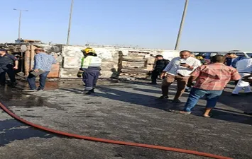 حادث تصادم سيارة نقل وأتوبيس بطريق مصر الإسماعيلية الصحراوي
