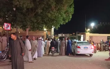 الأهالي