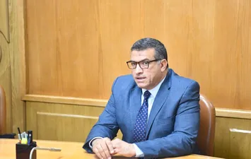 محافظ قنا