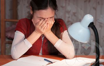التأثير النفسي على الطلاب بسبب صعوبة المناهج