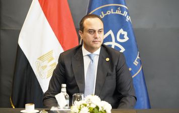 الدكتور احمد السبكى رئيس هيئة الرعاية الصحسة 