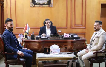 الدكتور حازم عمر نائب محافظ قنا