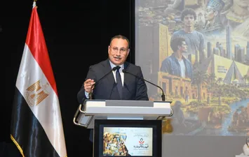 الدكتور عبد العزيز قنصوة
