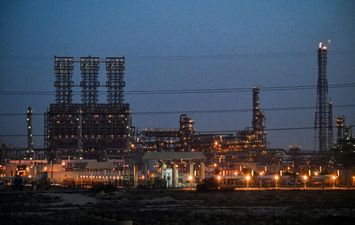  السعودية تعيد تشغيل خط أنابيب النفط "شرق غرب"