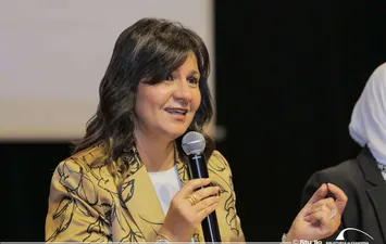 السفيرة نبيلة مكرم