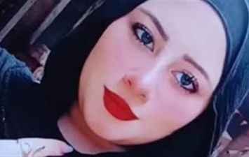 الطالبة آية رضوان 