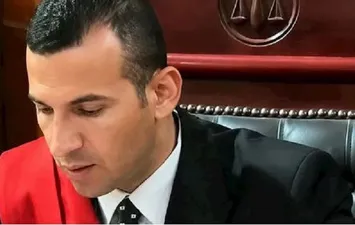 القاضي المزيف