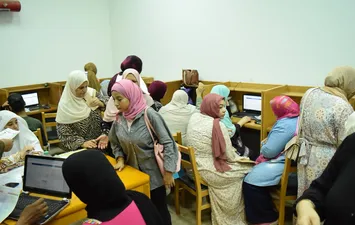تخصص 3 معامل رقمية لطلاب الشهادات الفنية