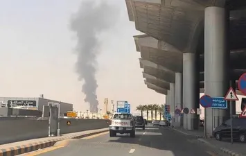تصاعد دخان قرب مطار الرياض