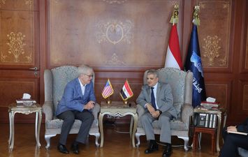تعاون مشترك بين مصر وأمريكا بقناة السويس 