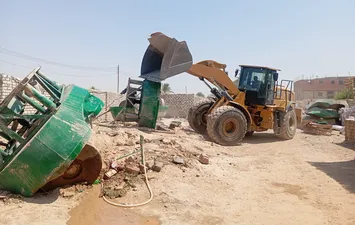 جانب من إزالة طواحين الدهب 